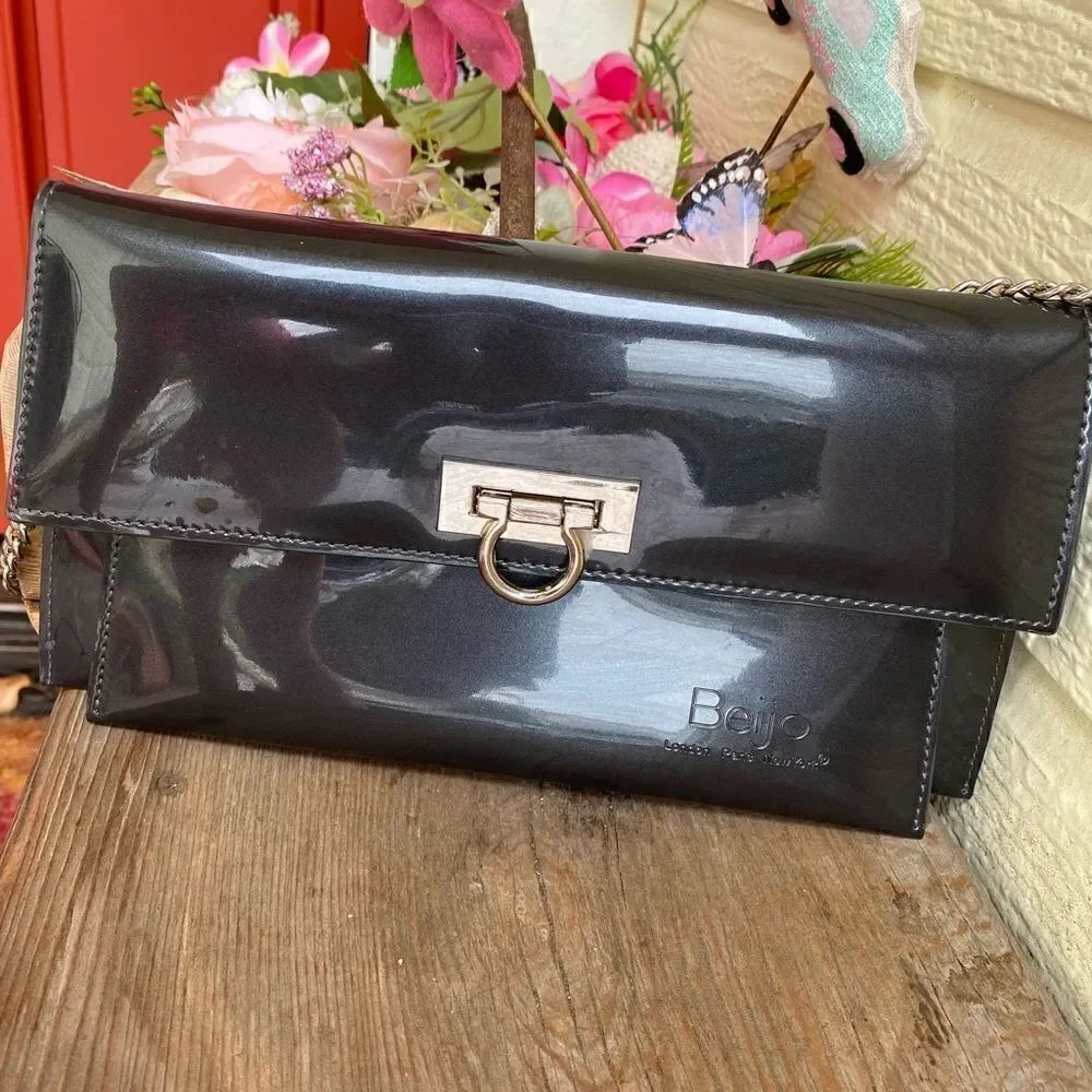 👜BEIJO London Paris NY Steel Grey Patent Leather Clutch/Shoulder Bag.  EUC!